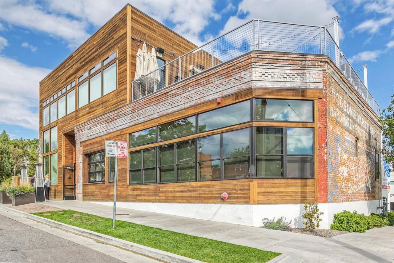 Views Rooftop Deck! Lohi/downtown Sleeps 8! Bed and breakfast *