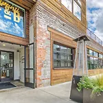 City Views Rooftop Deck! Lohi/Downtown Sleeps 8!