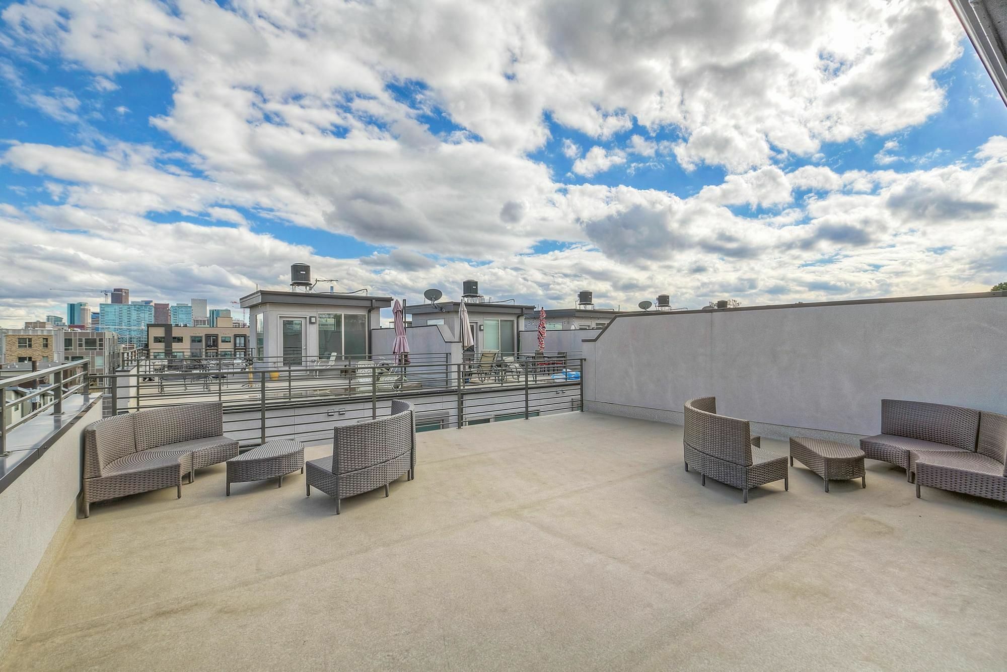 Bed & Breakfast Views Rooftop Deck! Lohi/downtown Sleeps 8! Denver
